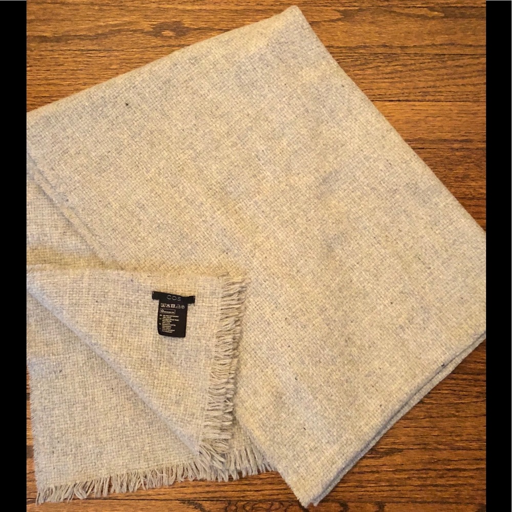 COS (UK) Gray Wool Scarf